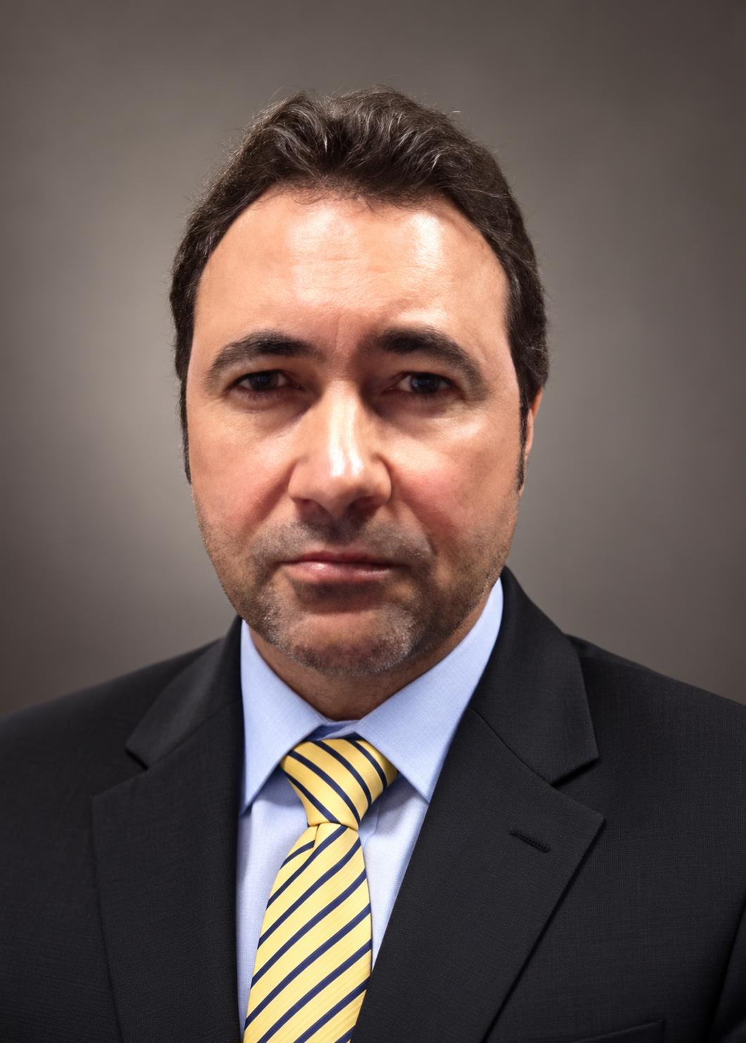 Roger Luiz Maciel, advogado inscrito na OAB/PR sob o número 47.207